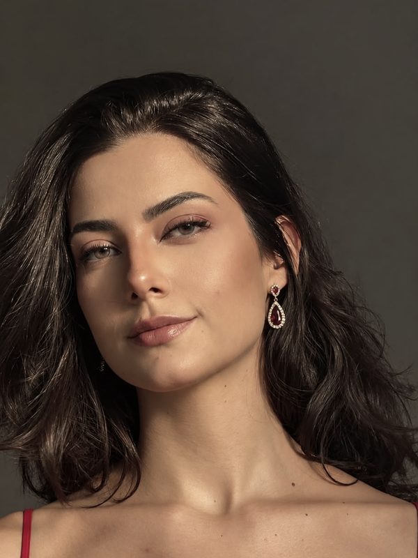 Retrato de Kath Zaparoli olhando para a câmera